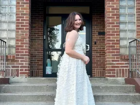 Photo of Bailey on step.